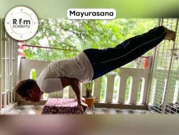 Mayurasana Yoga