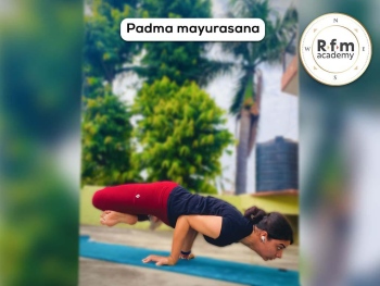 Padma Mayurasana Yoga