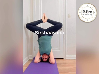 Sirshaasana Yoga Pose
